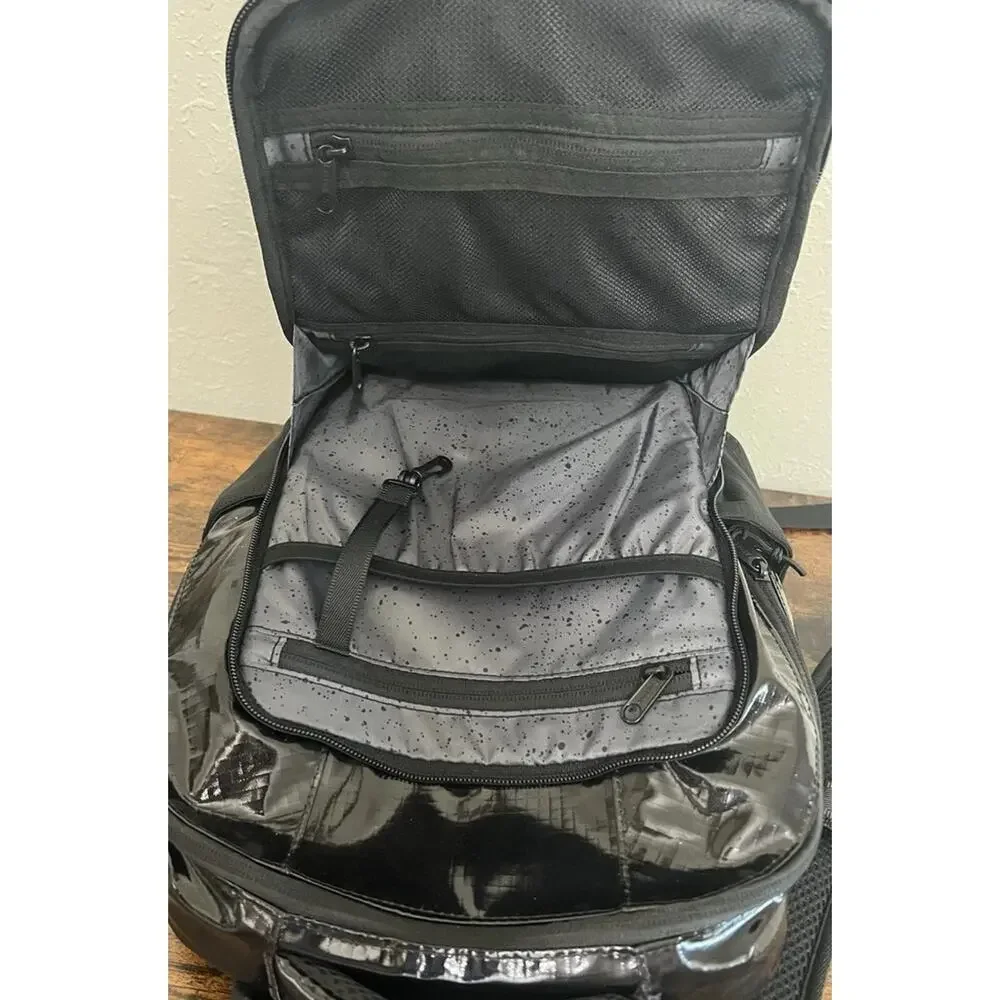 NWT Calpak Terra 16L Hydration Backpack OBSIDIAN